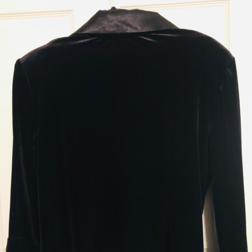 Gorgeous Black Velvet Top/High-Quality Rhinestone. Black Satin Collar/Cuffs - Picture 4 of 4